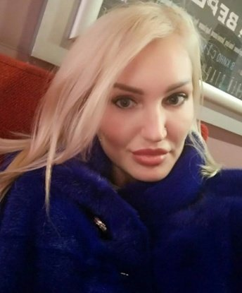 В Москве я создам атмосферу релаксации и удовольствия для тебя. Оказываю широкий спектр услуг, от классического массажа до экспериментов в сфере BDSM. 🌟 Хорошее настроение и доверие – мои главные принципы работы. 💫 У меня есть множество отзывов о моих незабываемых встречах, которые ты можешь прочитать на моем профиле. Хочешь увидеть мои фото? Они ждут тебя в моем портфолио. Встречаемся и создаем волшебные моменты в Москве. 💋 Домна